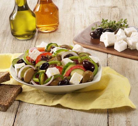 Fresh salad with Horio light white cheese