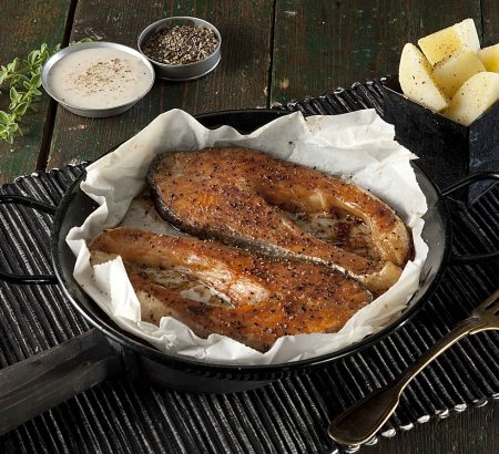 Grilled salmon filet with butter sauce