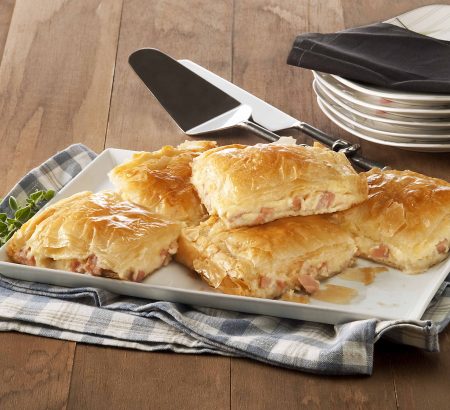 Spicy pie with ham and Horio feta cheese