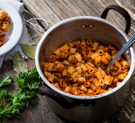 Χταπόδι με κοφτό μακαρονάκι