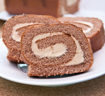 Σοκολατένιος κορμός με γέμιση κρέμα κακάο