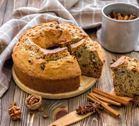 Κέικ με πορτοκάλι, κουβερτούρα και ξηρούς καρπούς (νηστίσιμο)