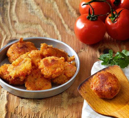 Ντοματοκεφτέδες με πουρέ πατάτας