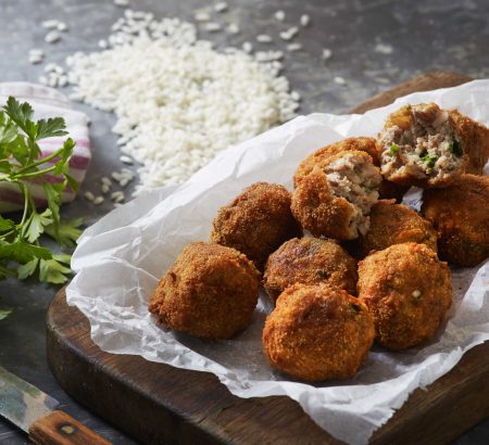 Κροκέτες με κιμά και γραβιέρα