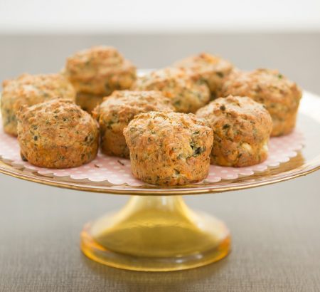 Muffin φέτας με πράσινο πιπέρι & καρύδια