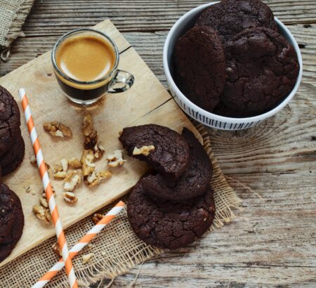 Σοκολατένια cookies με καρύδια