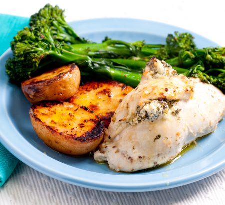 Γεμιστό κοτόπουλο με σπανάκι και λευκό τυρί Χωριό Ελαφρύ