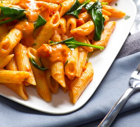 Πένες με κρεμώδη σάλτσα βότκας